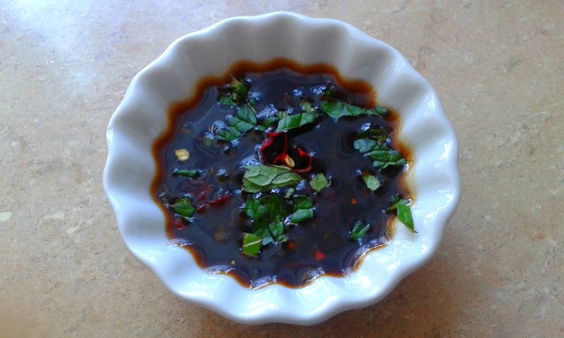 Miętowy sos do pierożków azjatyckich