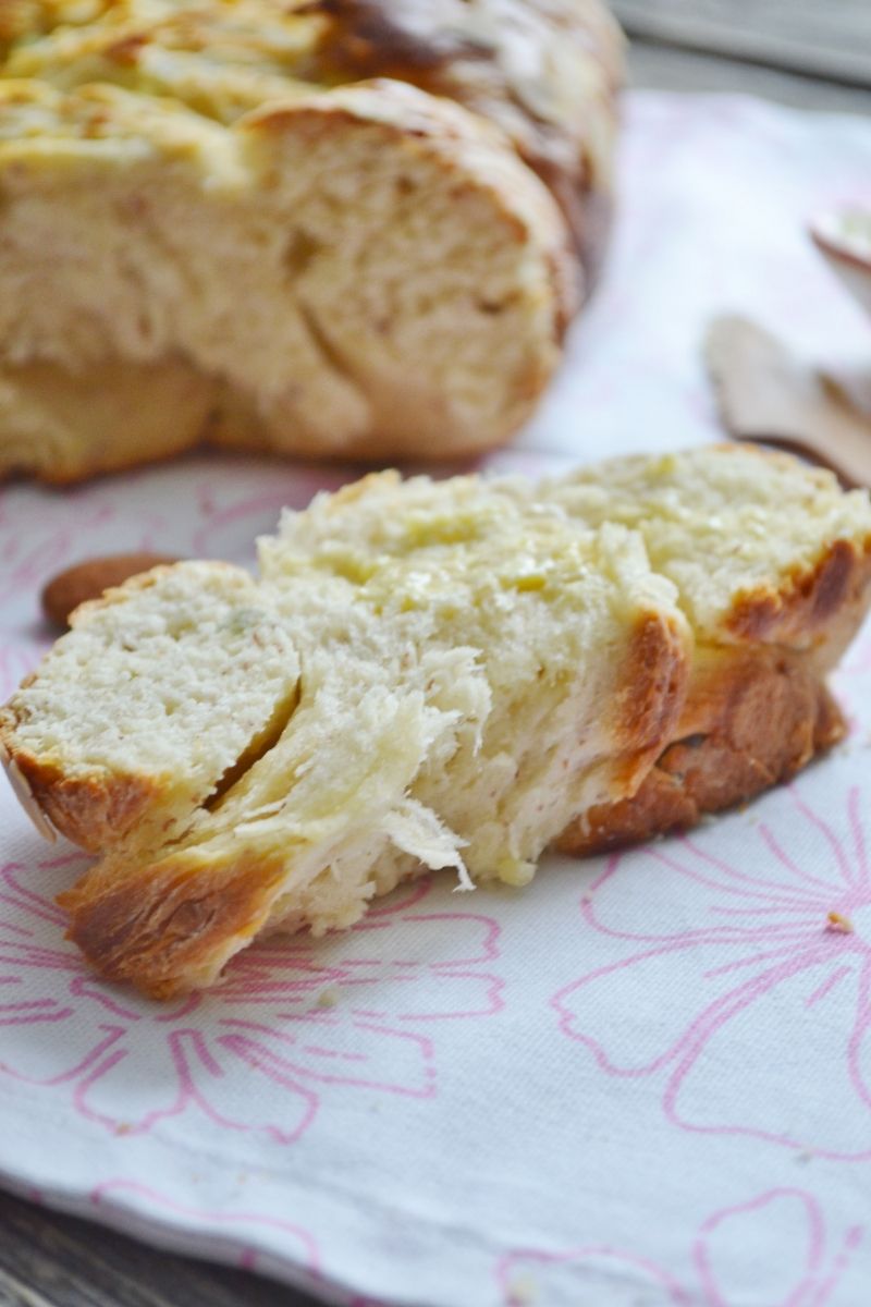 Migdałowa chałka luksusowa