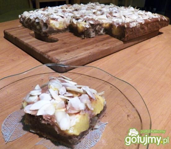 Migdałowe ciasto z brzoskwiniami Migdałowe ciasto z brzoskwiniami