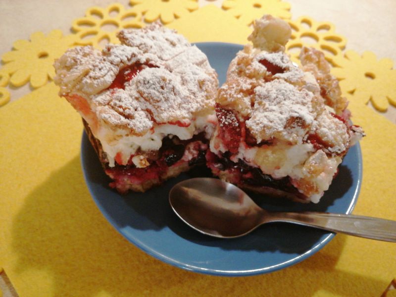 Migdałowe ciasto z jagodami kamczackimi ...