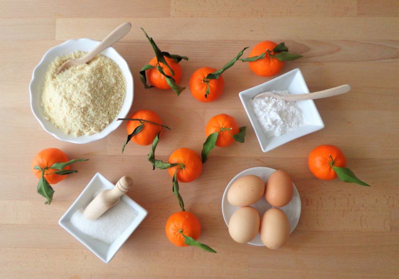 Migdałowe muffiny z mandarynkami, bez glutenu Migdałowe muffiny z mandarynkami, bez glutenu