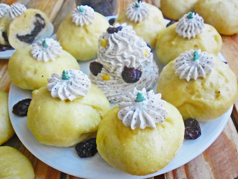 Migdałowe parowańce z makiem 