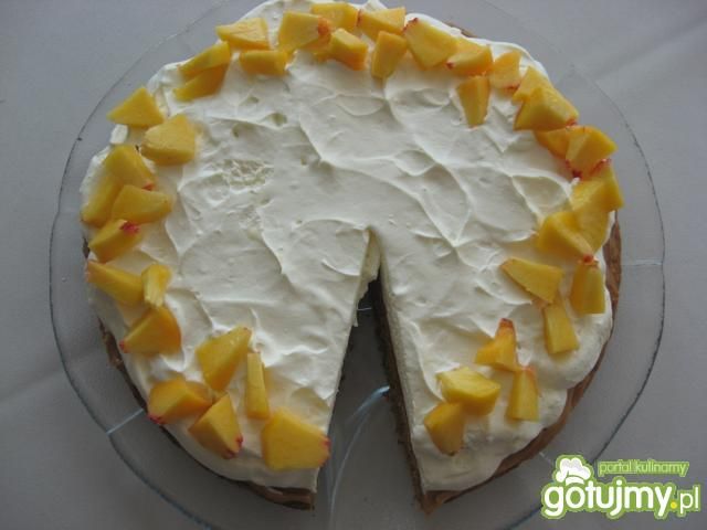 Migdałowo-marchewkowe ciasto z morelami