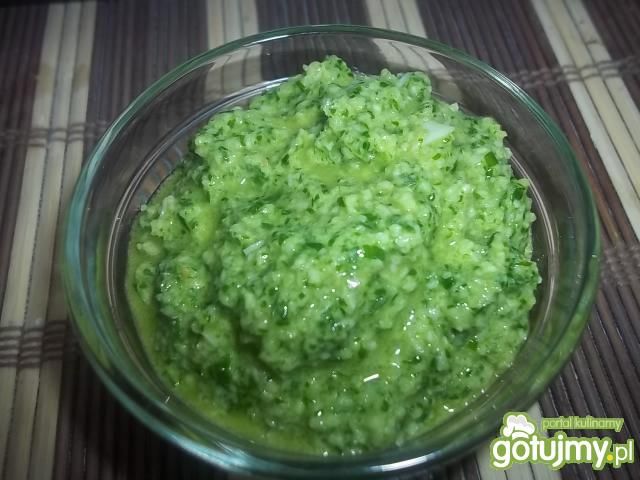 Migdałowo-szczypiorkowe pesto Migdałowo-szczypiorkowe pesto