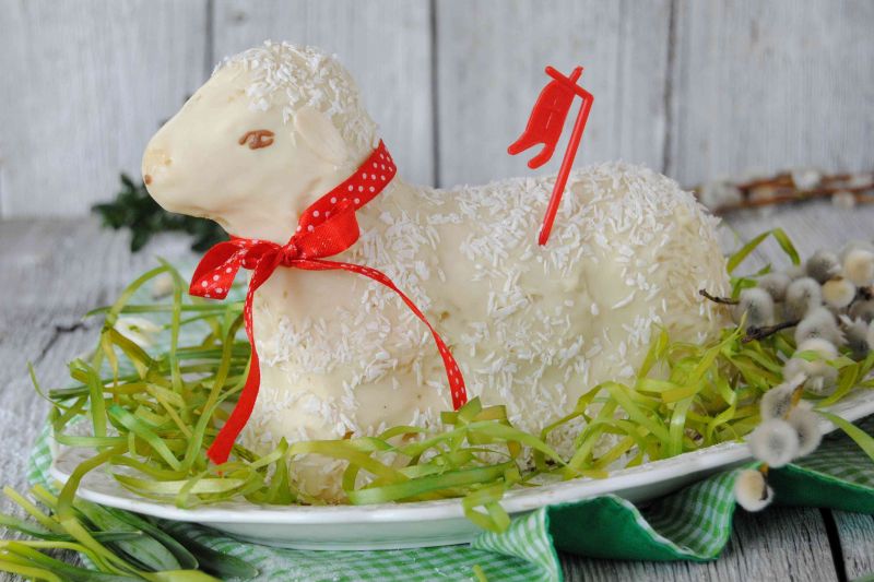 Migdałowy baranek wielkanocny