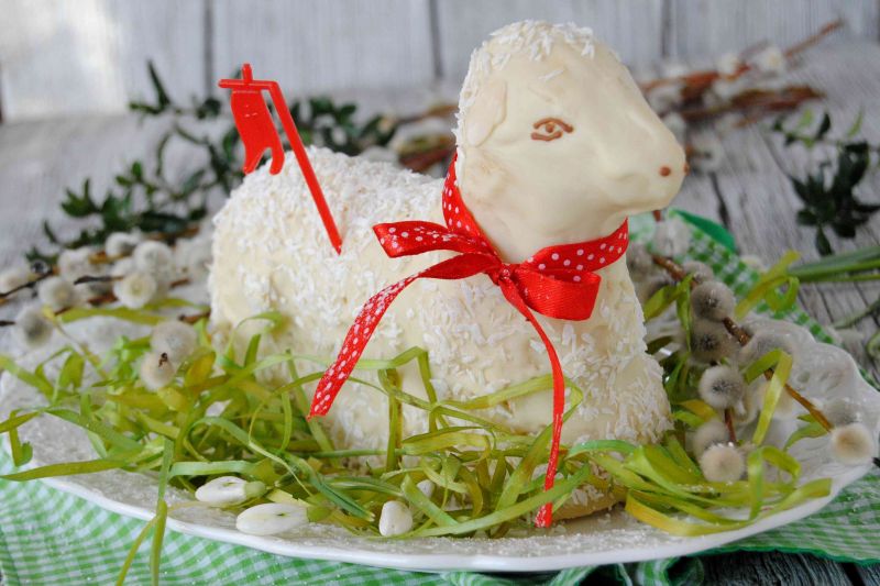 Migdałowy baranek wielkanocny