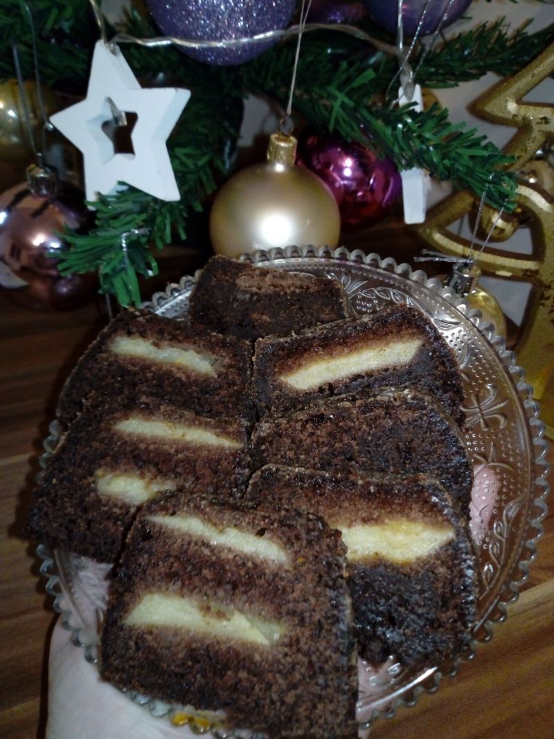 Mini ciasto czekoladowe z jabłkiem