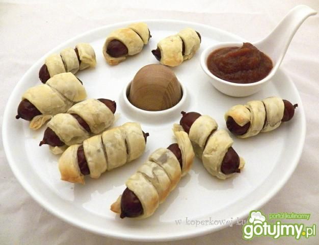 Mini kabanosy w cieście francuskim