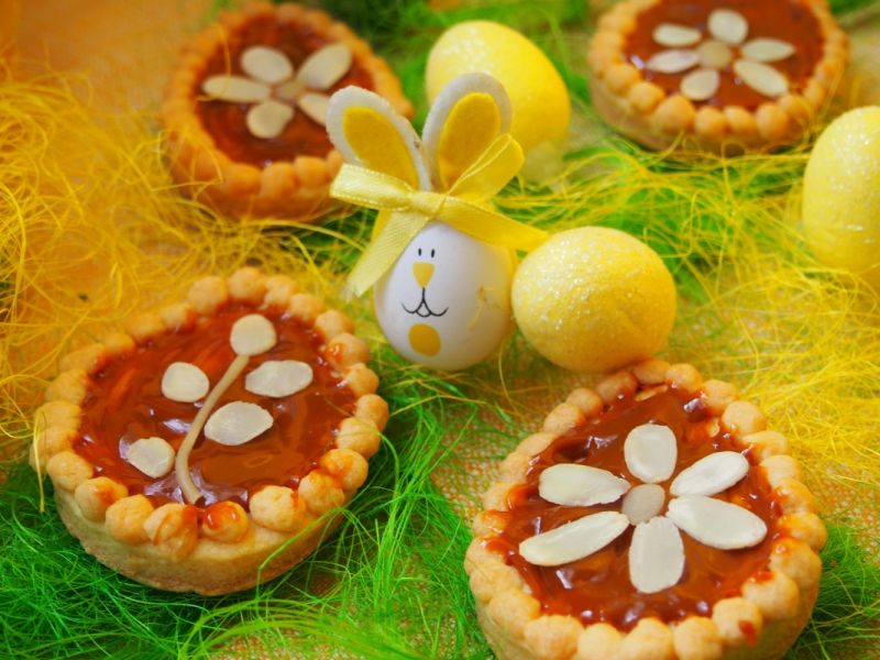 Mini mazurki migdałowe z kajmakiem  Mini mazurki migdałowe z kajmakiem