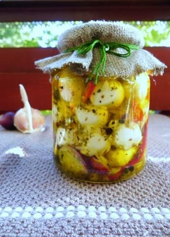 Mini mozzarellki marynowane w oliwie