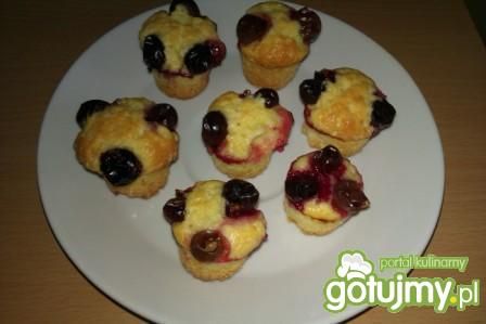 Mini muffinki jogurtowe z winogronem 
