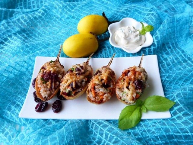 Mini oberżynki nadziewane kaszą i żurawiną Mini oberżynki nadziewane kaszą i żurawiną