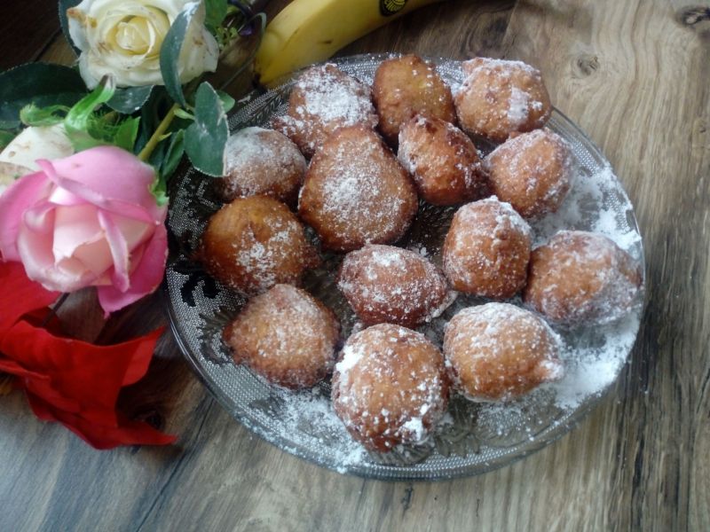 Mini pączki bananowe Mini pączki bananowe