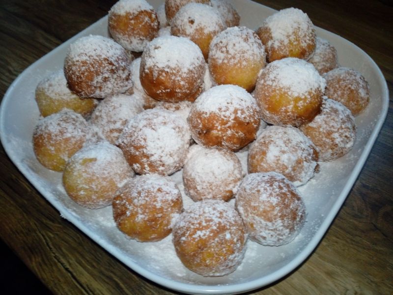 Mini pączki kajmakowe Mini pączki kajmakowe