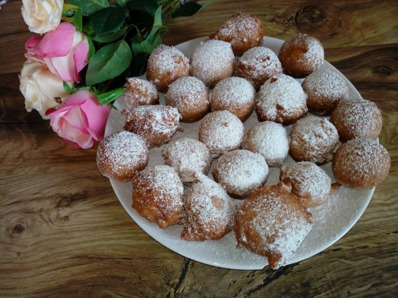 Mini pączki z serka homogenizowanego z cynamonem Mini pączki z serka homogenizowanego z cynamonem