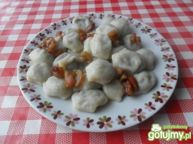 Mini pierożki z grzybami i kapustą  Mini pierożki z grzybami i kapustą