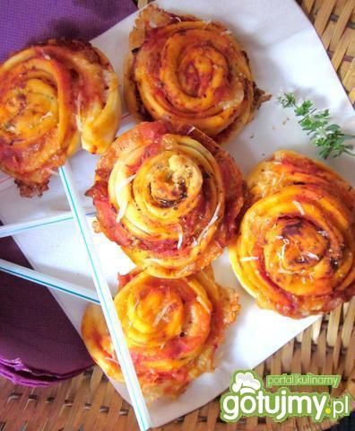 Mini pizze na patyku Mini pizze na patyku