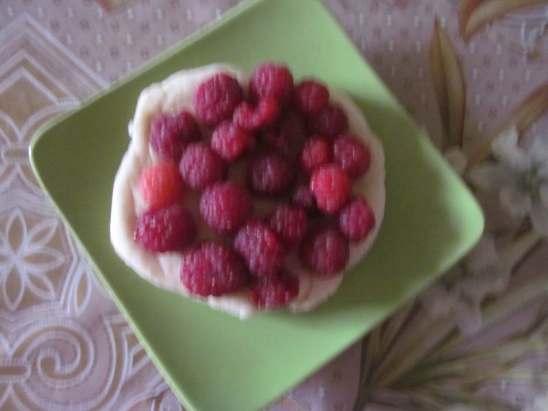 Mini pizze z malinami Mini pizze z malinami
