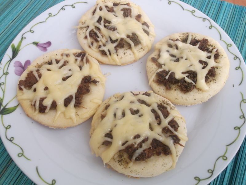 Mini pizze z tuńczykiem