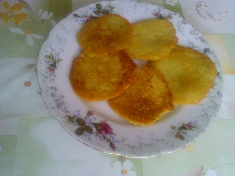 Mini placuszki ziemniaczane z kapustą Mini placuszki ziemniaczane z kapustą