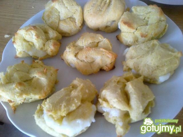 Mini ptysie z budyniem