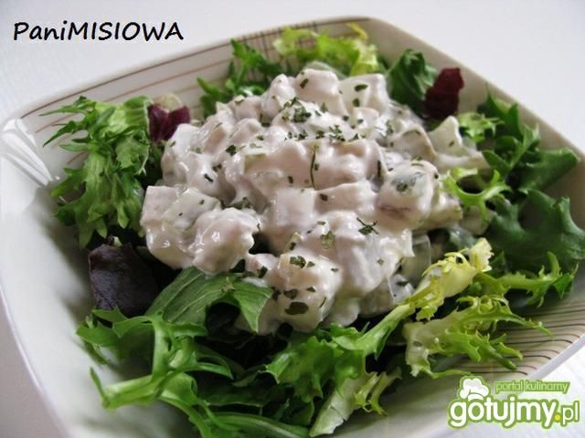 Mini sałatki „Śledź po tatarsku”. Mini sałatki „Śledź po tatarsku”.