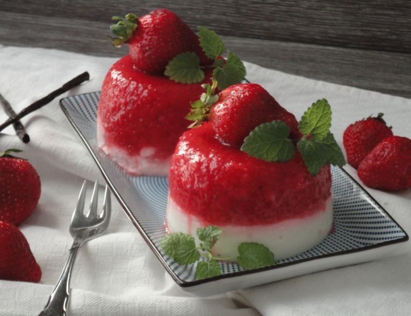 Mini serniczki truskawkowe Mini serniczki truskawkowe