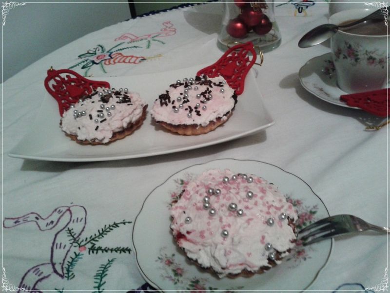 Mini tarty z żurawinowym kremem