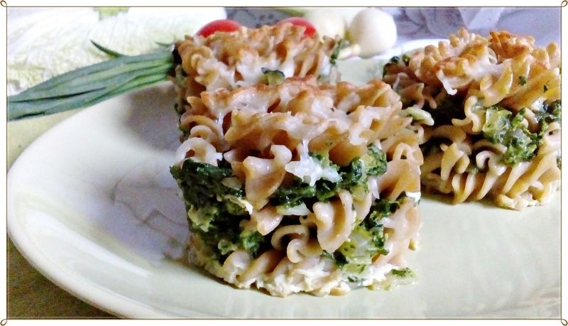 Mini zapiekanki makaronowe na zielono