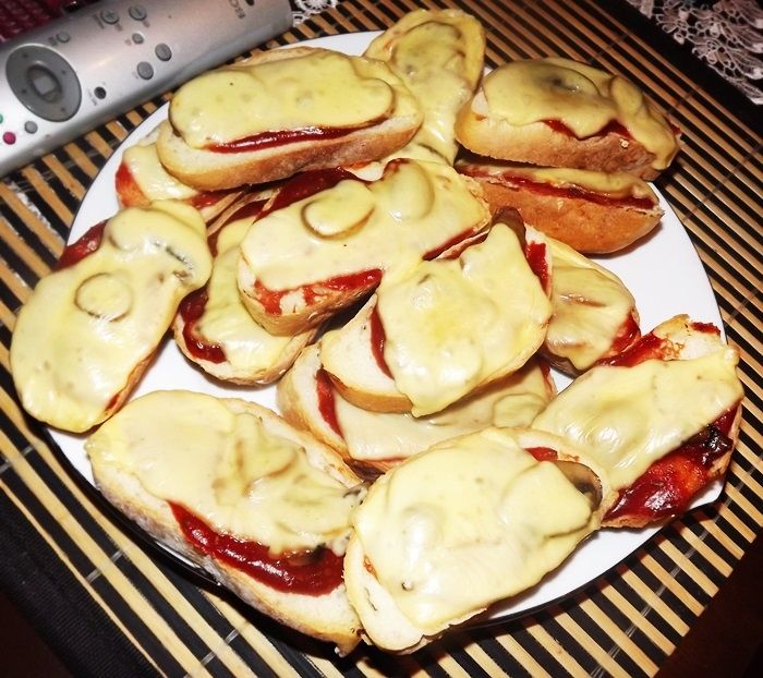 Mini zapiekanki serowe 