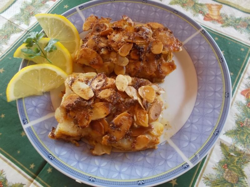 Mintaj smażony w migdałach. Mintaj smażony w migdałach.