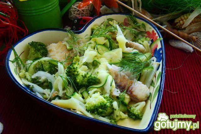 Mintaj z zielonymi warzywami 