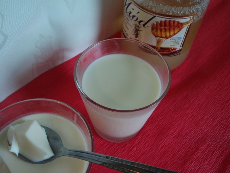 Miodowa panna cotta z jogurtem
