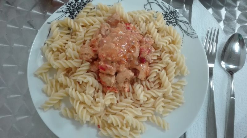 Miodowa pierś z kurczaka z papryczkami chilli Miodowa pierś z kurczaka z papryczkami chilli