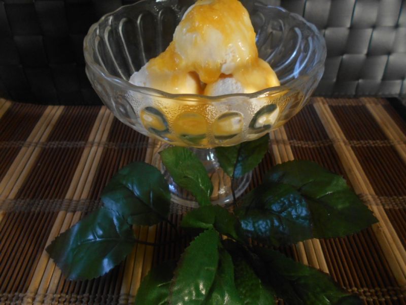 Miodowe lody mleczno-śmietankowe Miodowe lody mleczno-śmietankowe