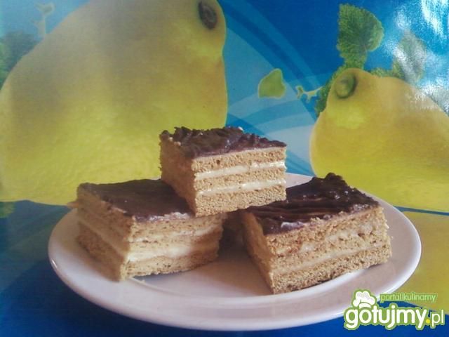 Miodowe placki przekładane manną. Miodowe placki przekładane manną.