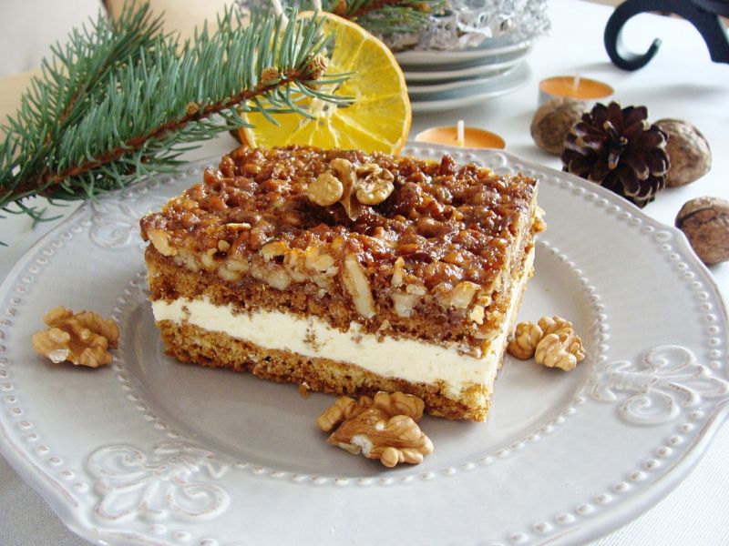 Miodownik z orzechami