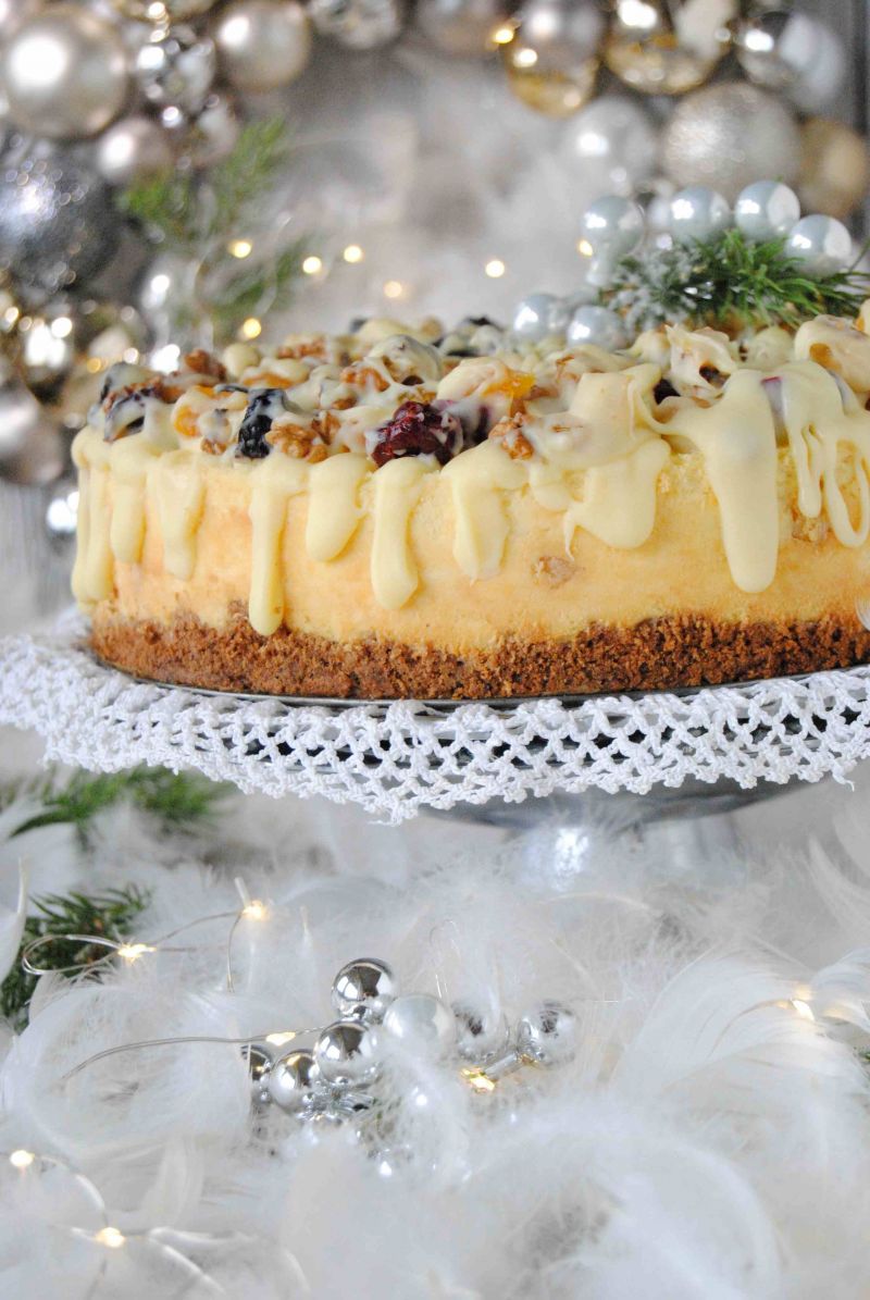 Miodowo- bakaliowy sernik 