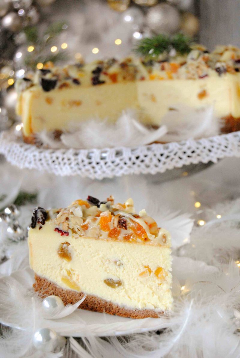 Miodowo- bakaliowy sernik 