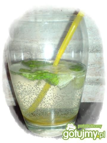 Miodowo- imbirowy orzeźwiak z limetką