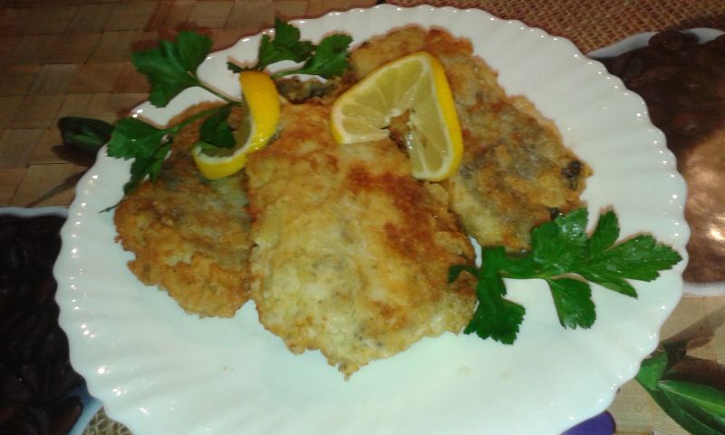 Miruna panierowana w mące Miruna panierowana w mące