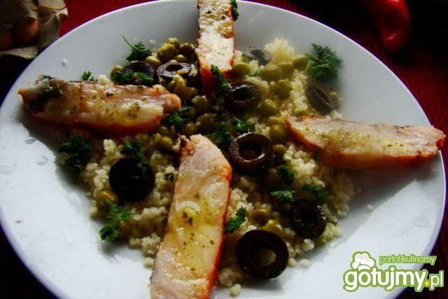 Miruna z kuskusem i oliwkami  Miruna z kuskusem i oliwkami