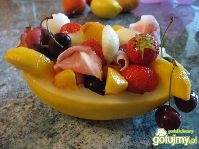 Miseczki z owocami