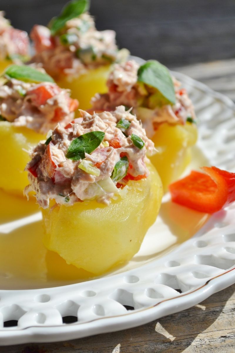 Miseczki ziemniaczane z tuńczykiem