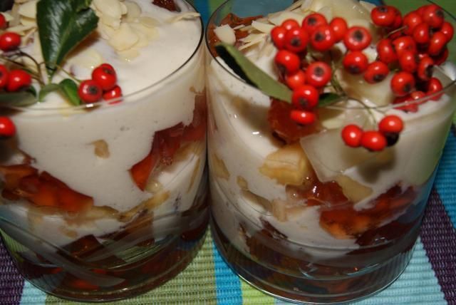 Mix owocowy z galaretką i jogurtem