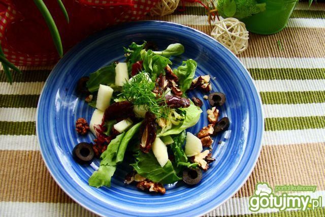 Mix sałat z bakaliami 