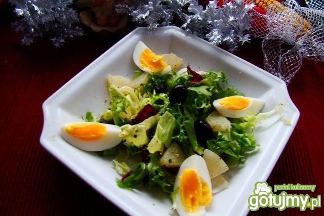 Mix sałat z oliwkami i ananasem  Mix sałat z oliwkami i ananasem