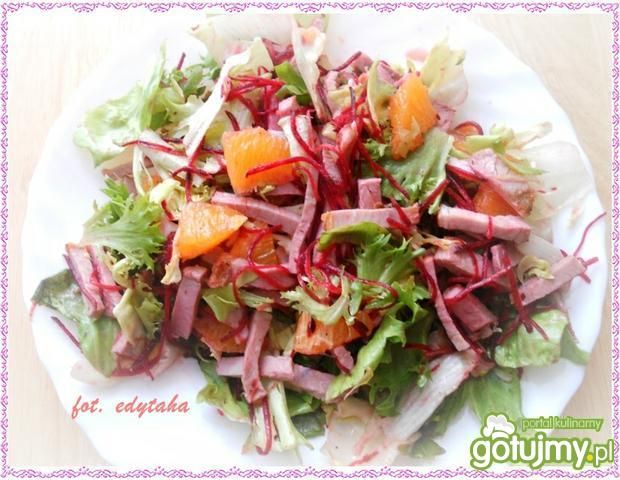 Mix sałat z pieczenią i pomarańczą