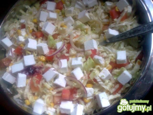 mix sałatkowy z sosem aromatycznym