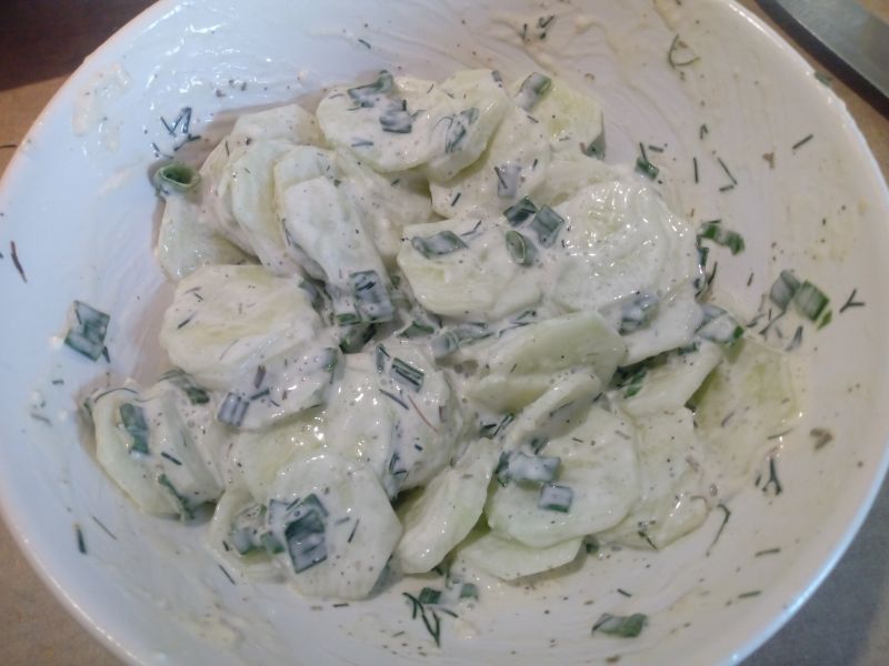 Mizeria koperkowo - szczypiorkowo - czosnkowa Mizeria koperkowo - szczypiorkowo - czosnkowa